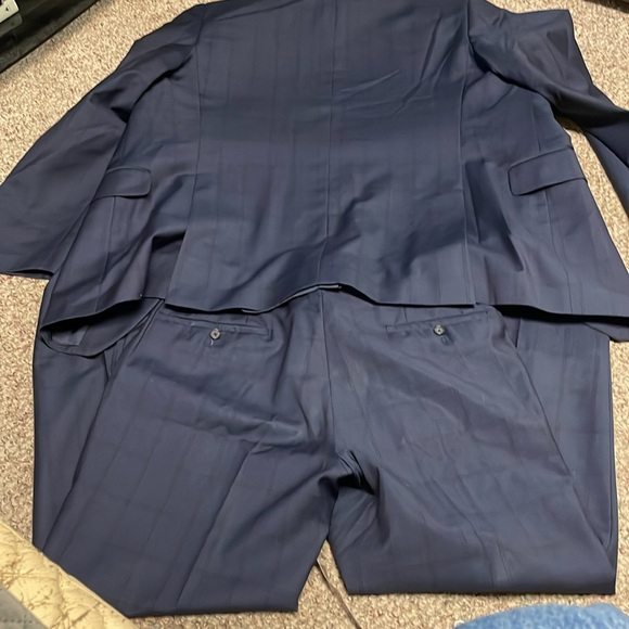 Coppley suit in like new condition - Picture 8 of 8